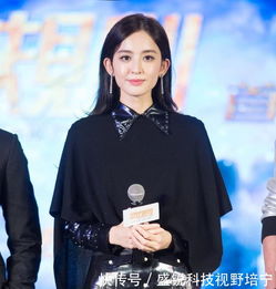 9位女星剪成短发热巴像男孩子,赵丽颖很少女,而她却是女神