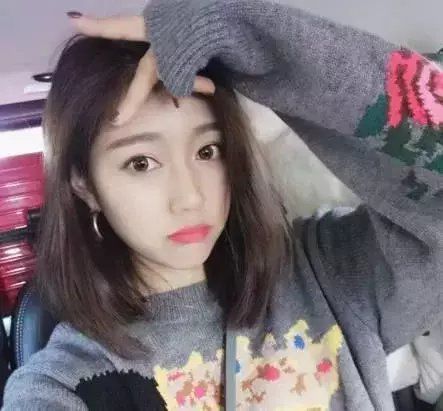 搞笑小姐姐姐,你这朋友,走私过来的吧