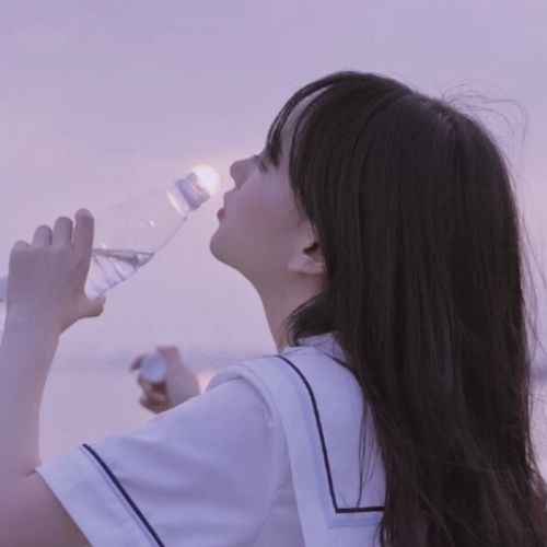 头像特别中意的女生头像