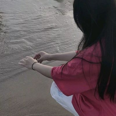 ins不露脸女生头像