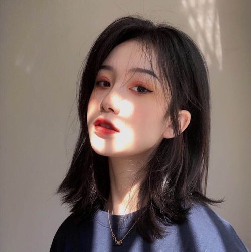短发御姐女生头像高冷