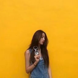 女生典雅经典黄色系列时尚的微信头像