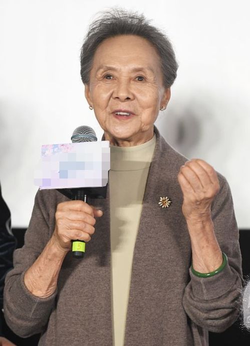 看了8位自然衰老的中老年女星,才知道优雅老去有多难得