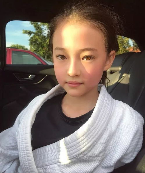 神似宋慧乔,10岁混血小姑娘,颜值逆天了