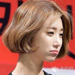 中分短发修颜瘦脸显气质,女生短发中分发型图片