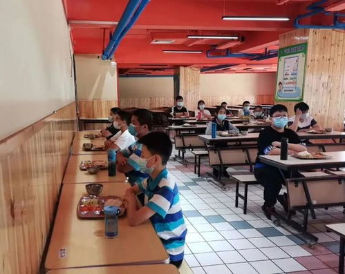 别样六一,校园重逢英华外国语小学六年级学生复学