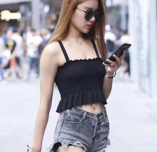 女人过了30岁,不建议穿这3种衣服特别第1种,显得很艳俗