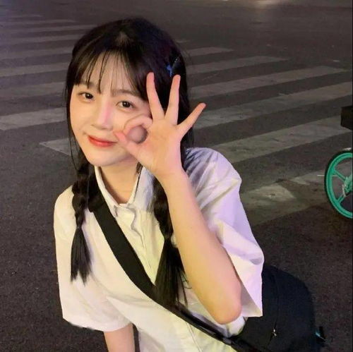 头像迟早要明白冲动喜欢新鲜感都不是爱