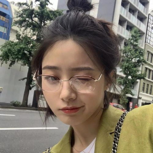 女生头像生活就是一阵的甜一阵的苦和大多数的不悲不喜