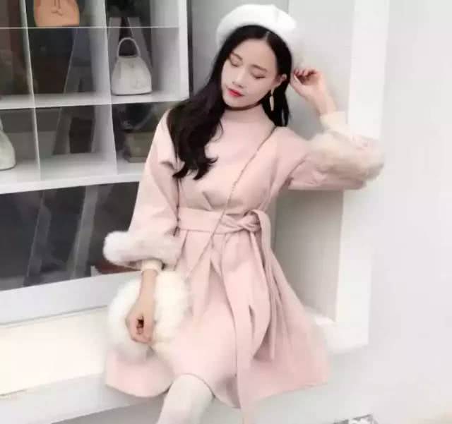 无意间发现一美女,因青春甜美而走红,网友简直挪不开眼