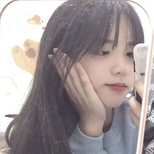 女生头像纷繁微澜月