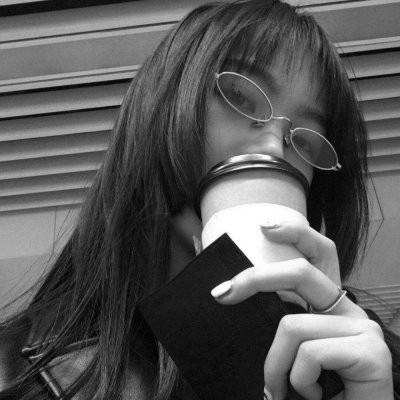 快手最火女生头像图片伤感