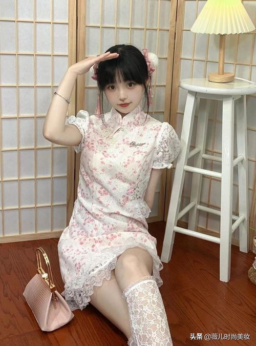 甜美风改良旗袍造就呆萌少女