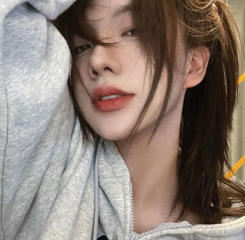 又纯又欲温柔小众好看的女生头像19