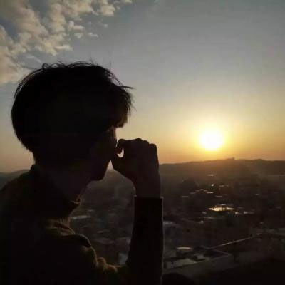 文艺阳光头像男帅小伙的洒潇