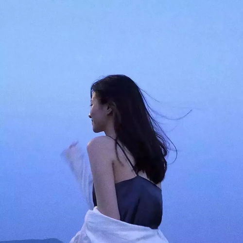 女生头像以前喜欢一个人,现在喜欢一个人