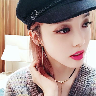女生戴帽子酷帅头像拽拽的2018又美又酷适合做微信的头像