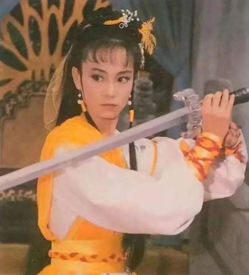 琼瑶女郎刘雪华,独居生活被公开,24小时不关电视只为热闹