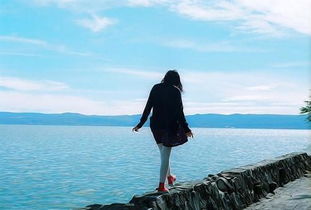 求真人好看女生背影图片