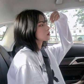 女生短发高冷侧脸头像韩女侧脸短发头像