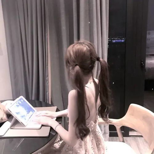 今日份不露脸女生真人头像他要是喜欢早就来找你了女头