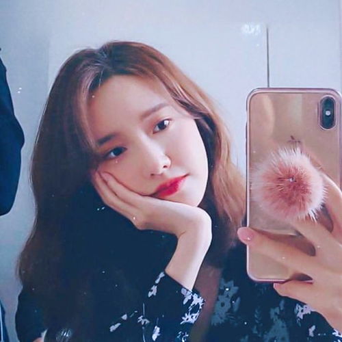 女头像真人图片戴帽子林允儿