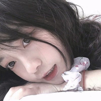 微信女生头像经典好看就这样忘记你怪舍不得的