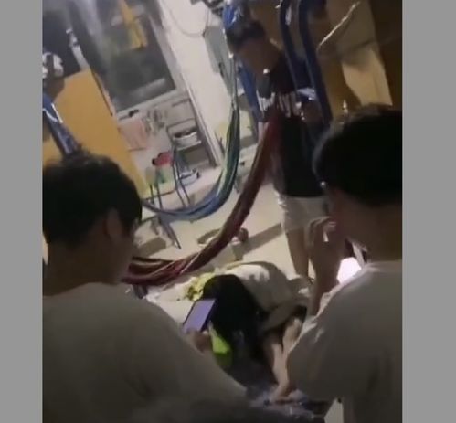 2名女大学生醉酒被拖进男生宿舍遭多人强暴学校最新回应网传消息不实