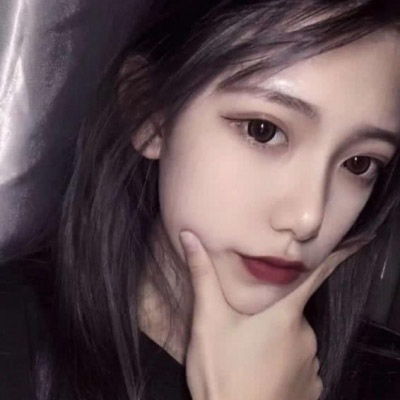 qq头像女生社会姐托腮