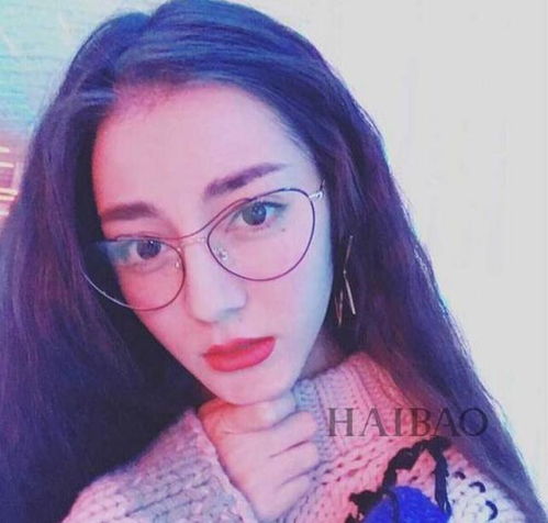女星戴眼镜,范冰冰颜值下降,热巴时尚,而她仙气全无秒变路人