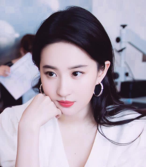 刘亦菲不仅古装美若天仙,现代剧的她,照样倾国倾城