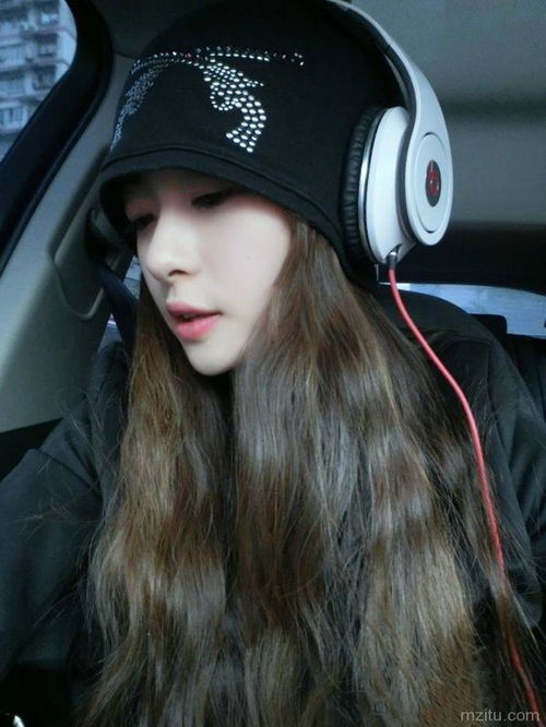 女生长发好看还是短发
