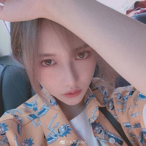 丸子化身禁欲系美女,大秀复古风,网友好a一女的