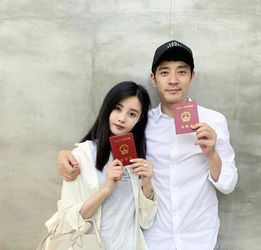 李光洁晒结婚照官宣结婚霸气搂肩被赞太甜,妻子是90后女演员