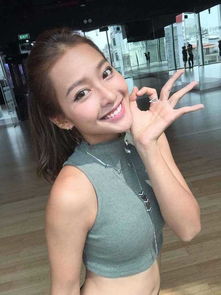 19岁大长腿性感美女身家过亿