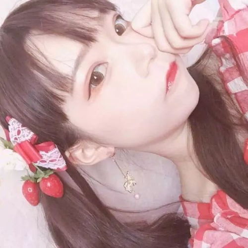 女生头像越长大越孤单