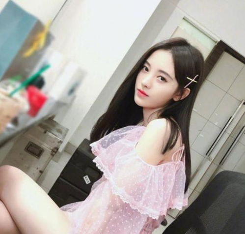 抱着四千年美女是什么感受熊抱紧贴身上,网友酸了