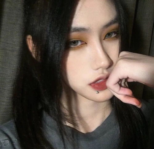 女生头像不开心文案