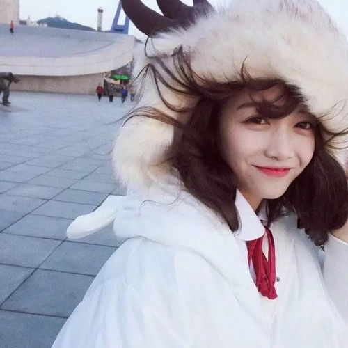 想和你踩咯吱咯吱的雪,悄悄把手塞进你的大衣口袋