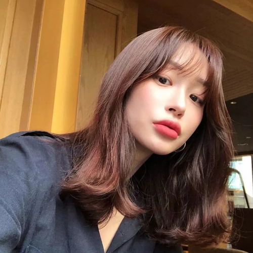 法式刘海女生头像