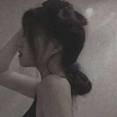 适合女生发qq空间的句子,句句经典高冷,发圈访客量爆棚
