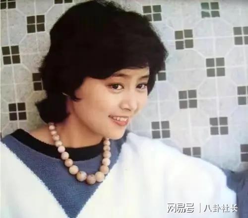 张瑜,有过一段婚姻,单身29年,64岁无儿无女表示并不后悔