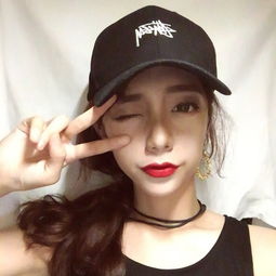 戴帽子女生头像