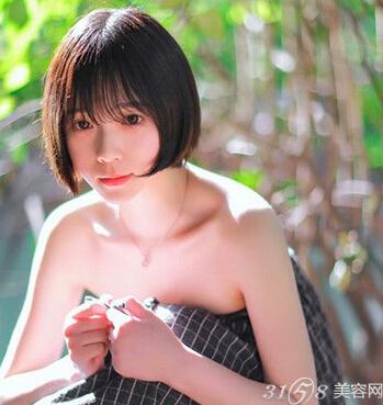 下巴尖适合什么短发