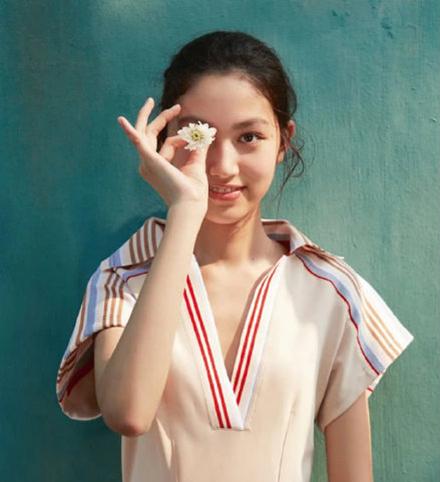 任达华15岁女儿拍杂志封面,身高1米8长得好成熟