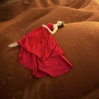 自然美女穿红衣服头像微信头像图片大全