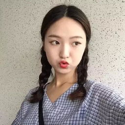 qq头像女生咬唇女生头像qq头像大全qq志乐园