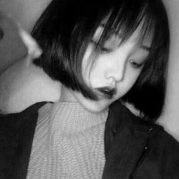 伤感孤单黑白女生头像痴情有罪我来背