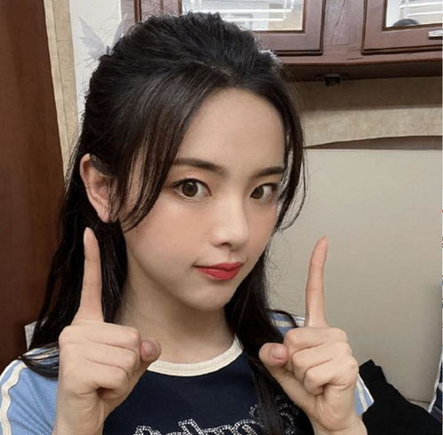 火箭少女全员晒周年自拍孟美岐颜值达巅峰,吴宣仪的气质好迷