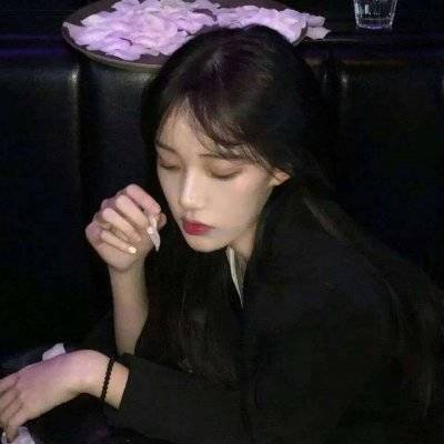 冷淡酷女生ins头像ins潮图女生头像